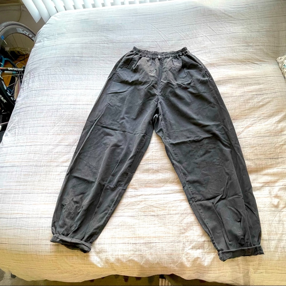 Woman’s Baggy Jogger in Dark Gray - Lrg